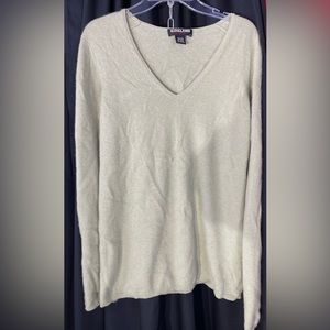 Light olive green men’s cashmere sweater
